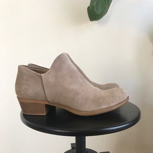 Lucky Brand Brett Beige Suede Zip Ankle Boot 8